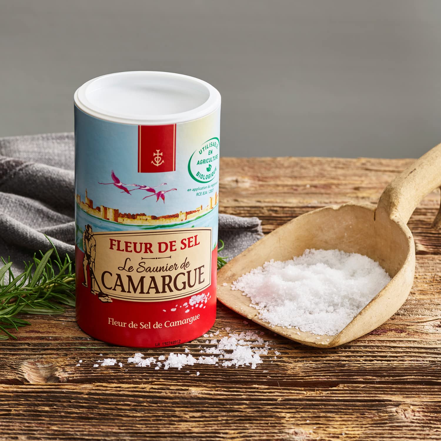 Le Saunier De Camargue flaky crystals close-up highlighting delicate texture and quick dissolve