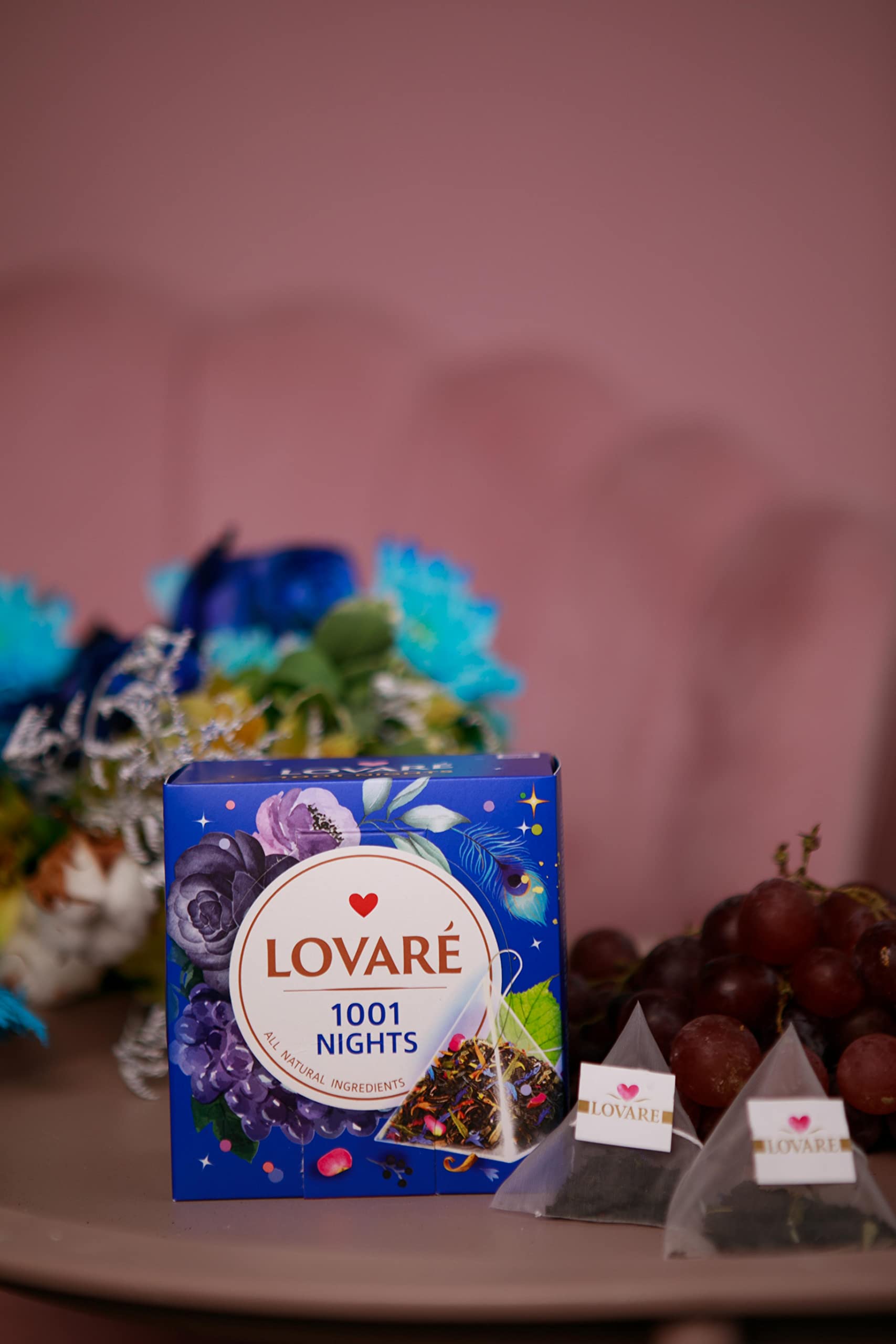 LOVARE Strawberry Marshmallow close-up of fruit pieces revealing fresh berry aroma