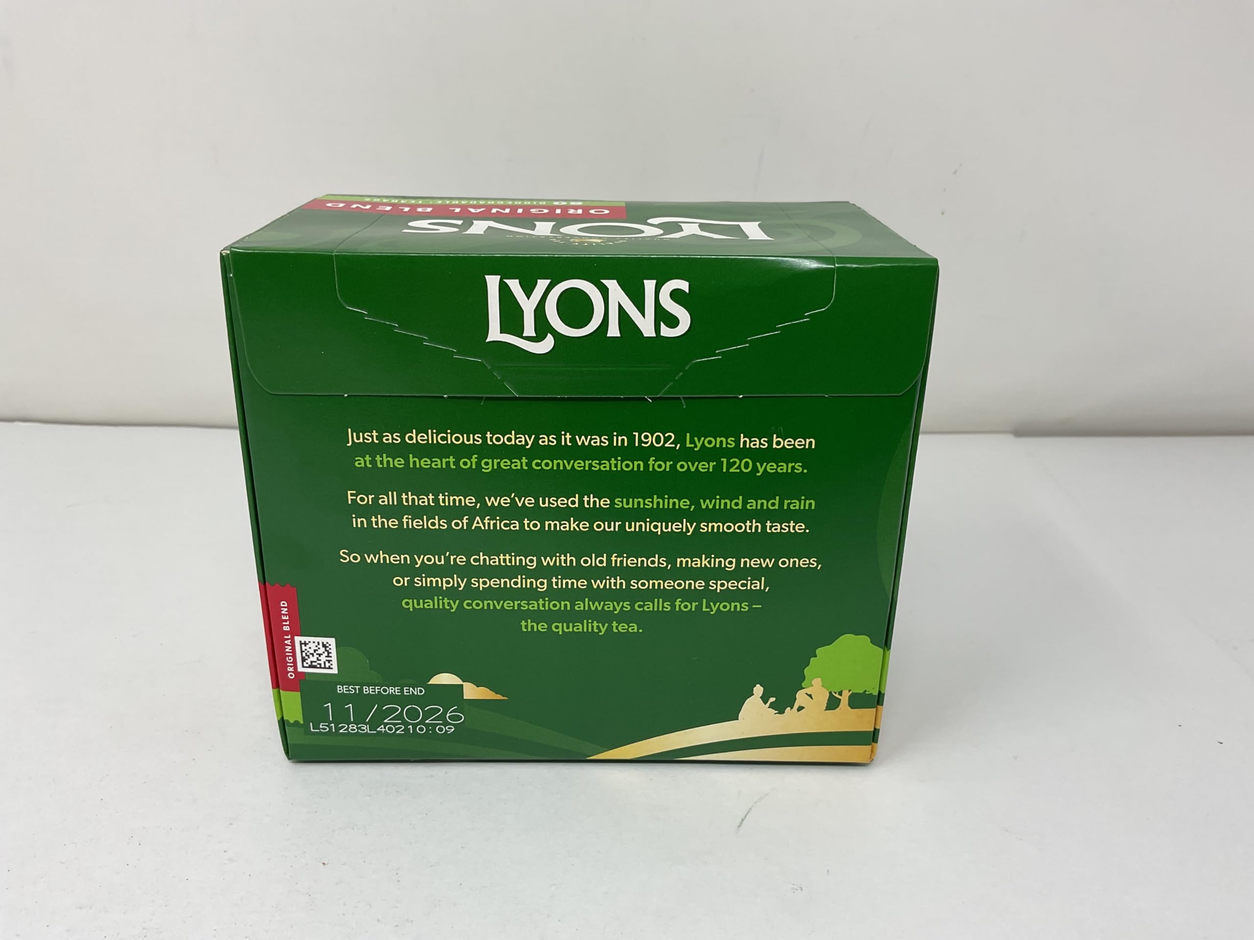 Lyons box open showing all 80 teabags for convenient portioned use
