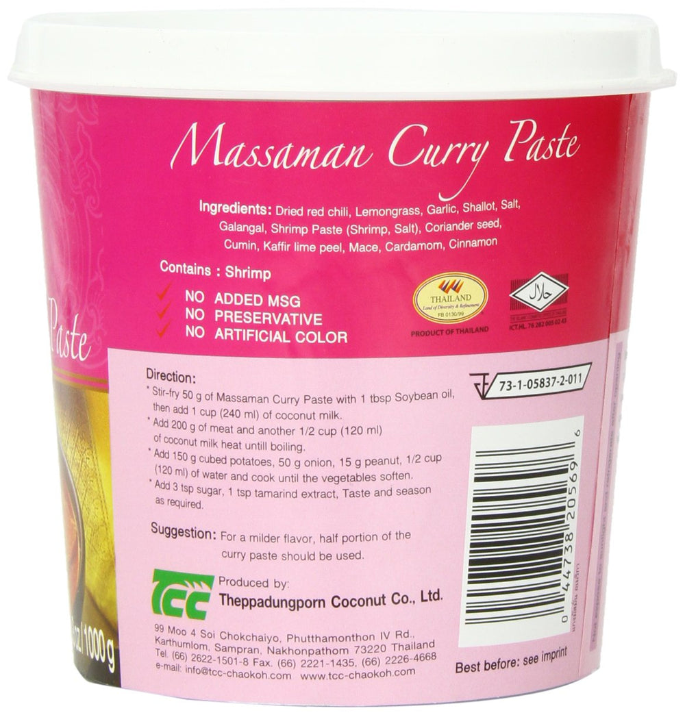Mae Ploy paste texture close-up showing herbs and chilies for authentic aroma