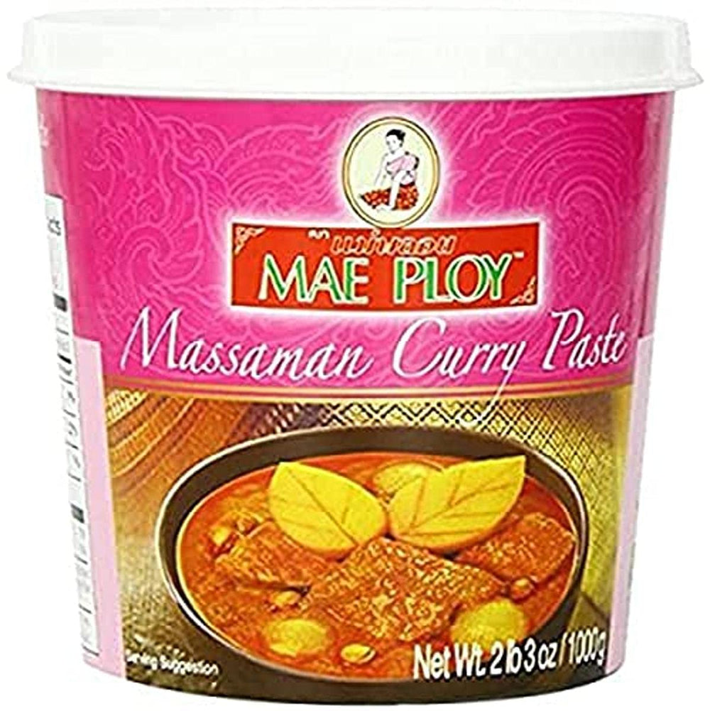 Mae Ploy tub front view showing label and resealable lid, clear storage benefit