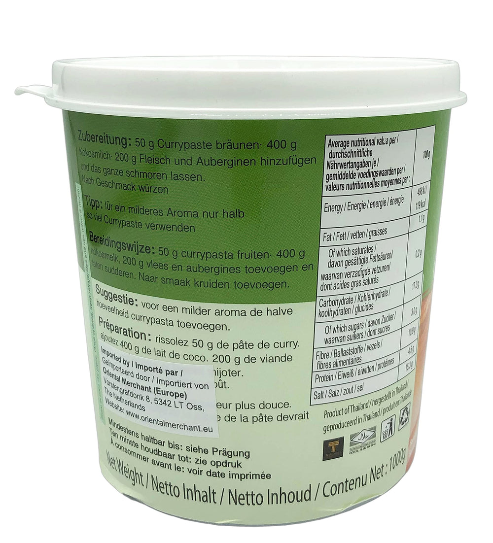 Mae Ploy resealable tub opened to show secure lid for freshness and easy portioning