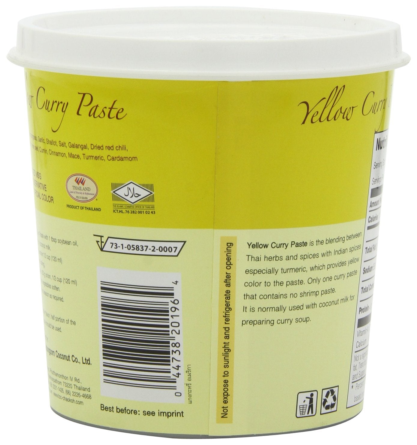 Mae Ploy paste close-up texture on spoon, vivid aroma and easy-to-use paste benefits