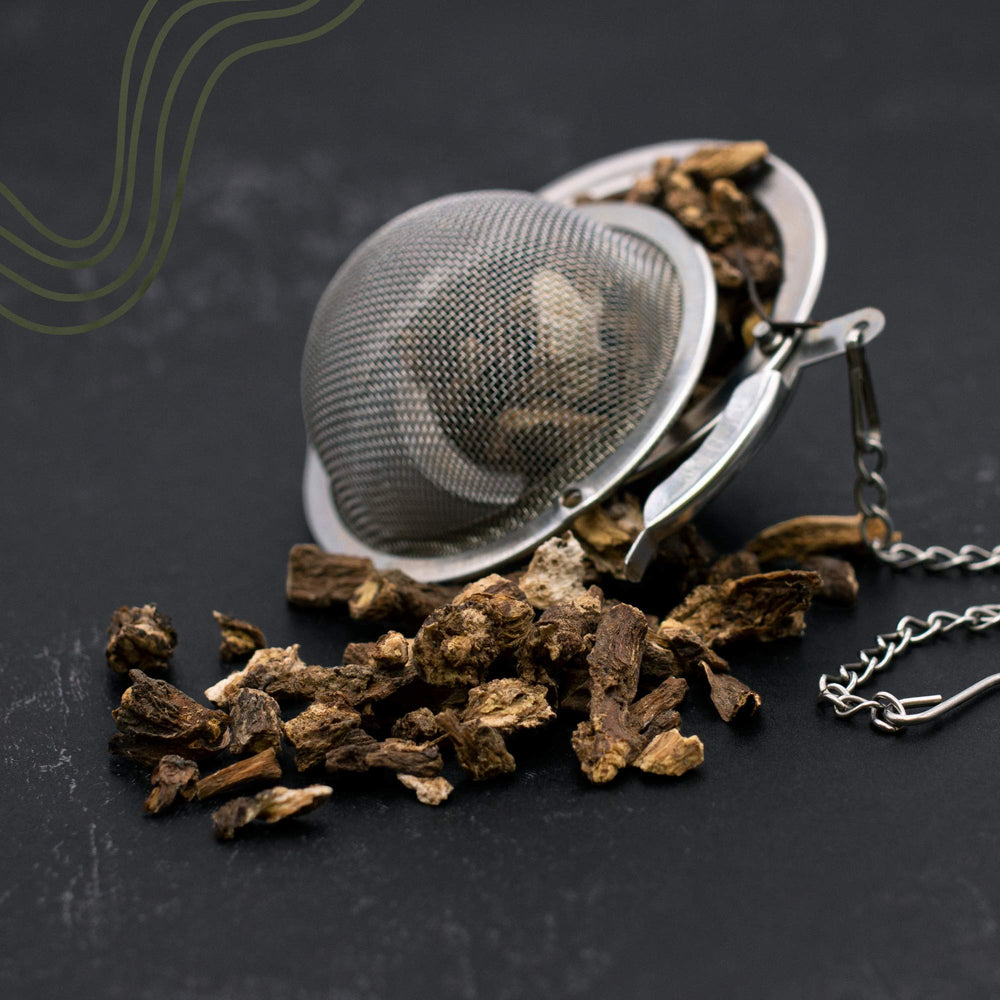 Close-up of MagJo dandelion root texture highlighting natural, unroasted quality