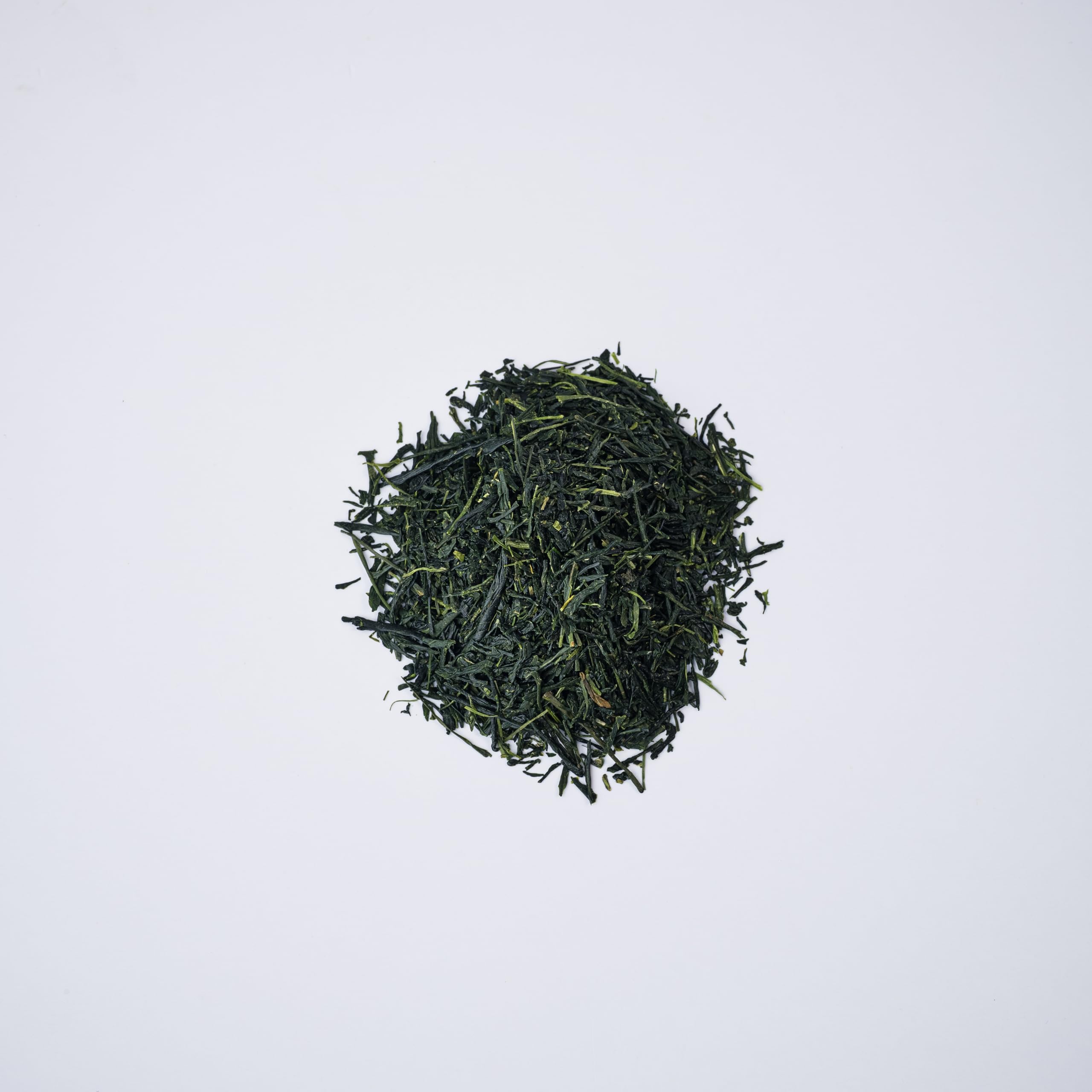 Matcha Konomi pouring vibrant green Gyokuro infusion showcasing clarity