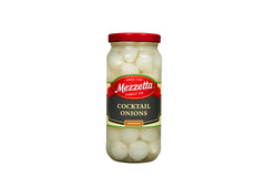 Mezzetta close-up of pearl onions highlighting crisp texture and natural flavor