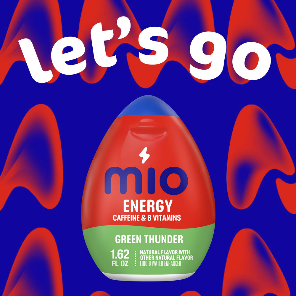 Glass of iced water flavored with Mio Green Thunder showing a refreshing apple beverage