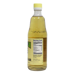 Mizkan rice vinegar dressing in use brightens salad with low-acid flavor