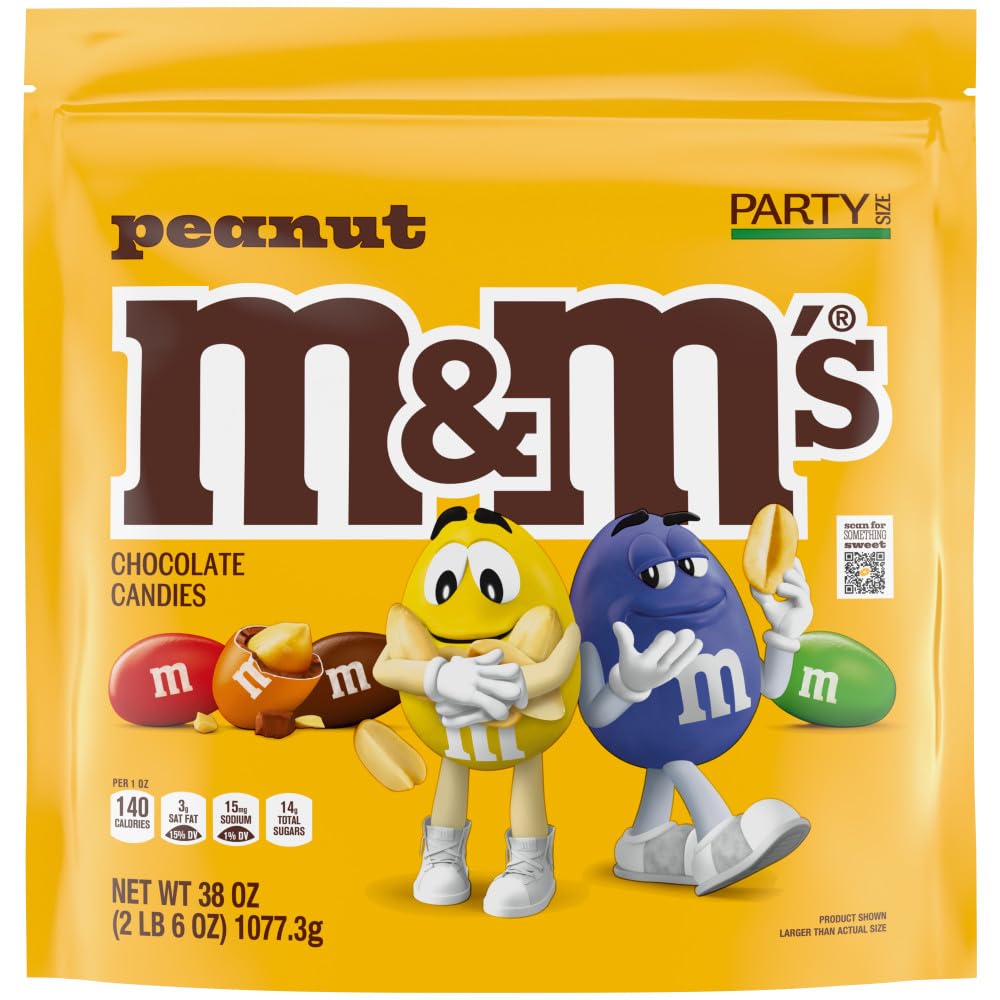 M&M'S close-up of resealable zipper preserving freshness