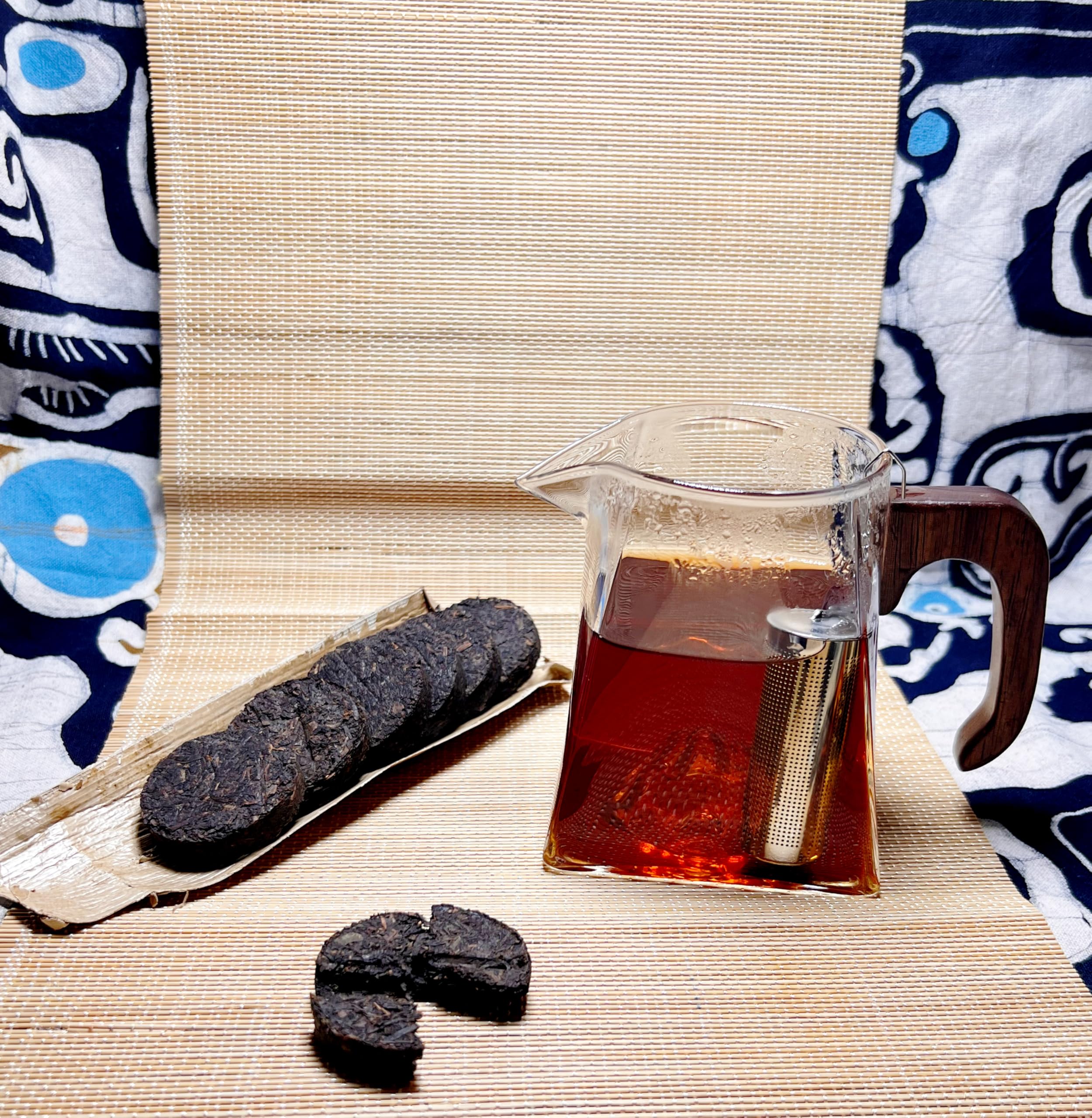 MOORCHOCO brewed cup with dark liquor illustrating rich mellow flavor
