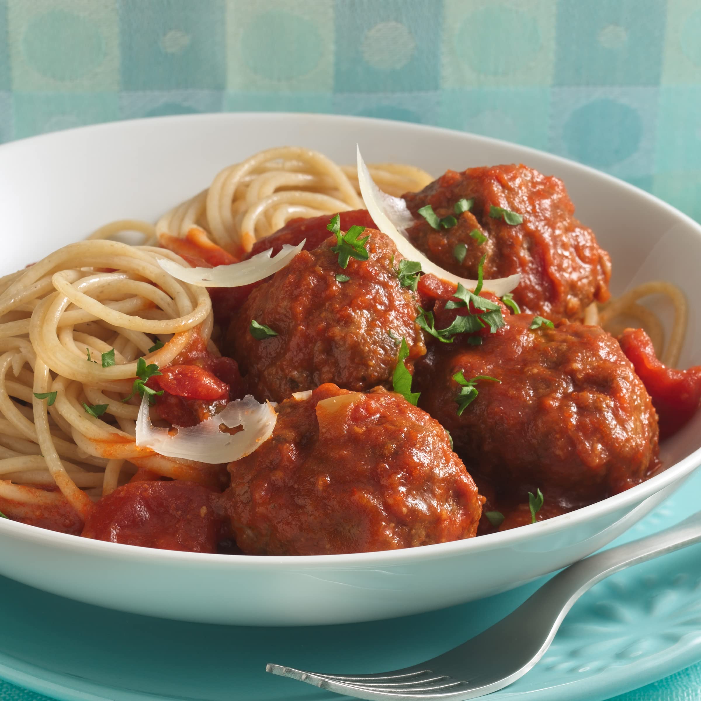 Muir Glen sauce texture close-up displaying rich tomato consistency and versatile use