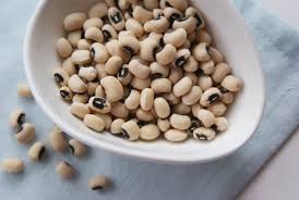 Close-up of Mulberry Lane Farms black-eyed peas texture to show uniform beans and cooking consistency