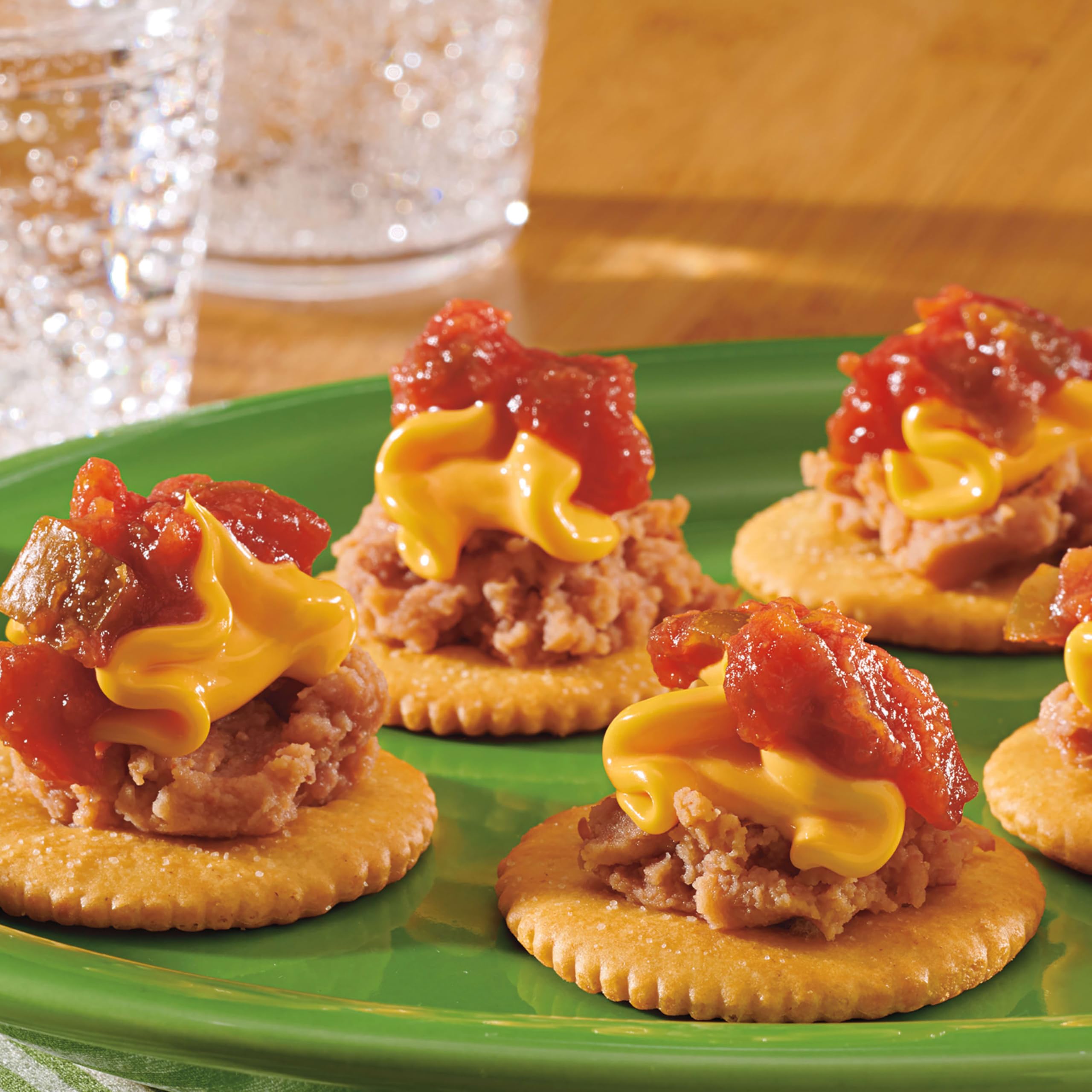 NABISCO RITZ and Easy Cheese arranged on a party platter for entertaining