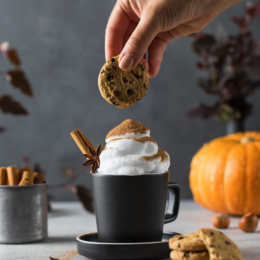 Native Vanilla cinnamon extract measured on a spoon for precise baking results