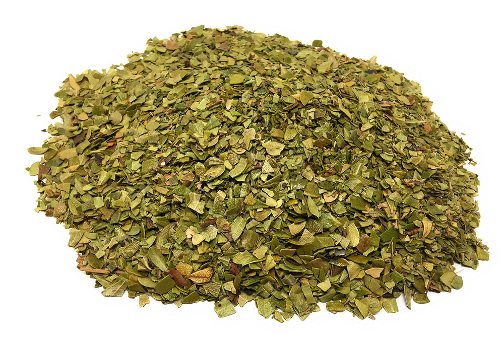 Naturegrail loose dried leaves close-up highlighting fresh-cut quality