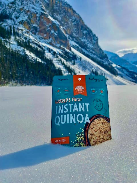 Nomad Nutrition close-up texture of organic quinoa grains highlighting quality