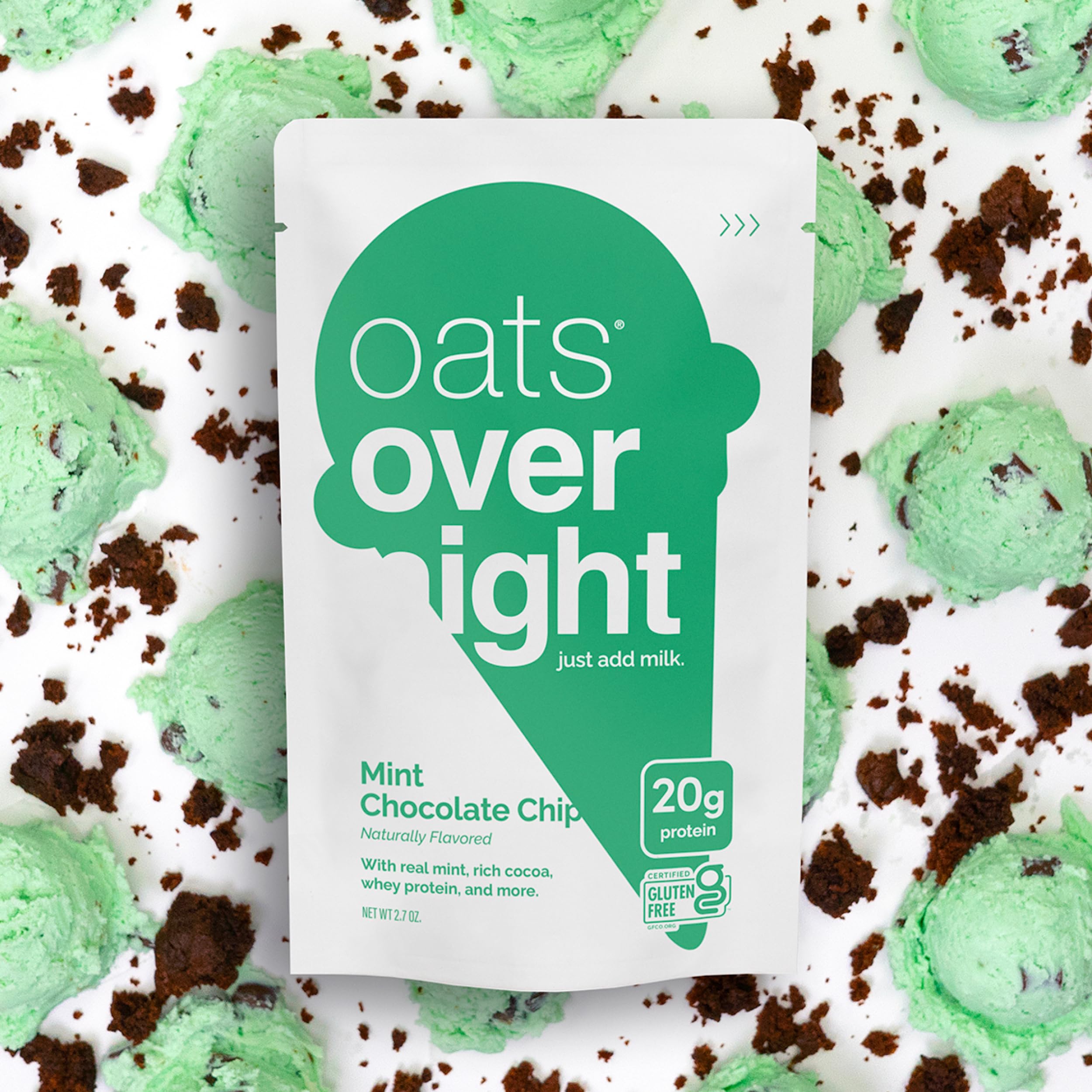 Zoom on oats, mini chocolate chips and mint illustrating real-ingredient benefit