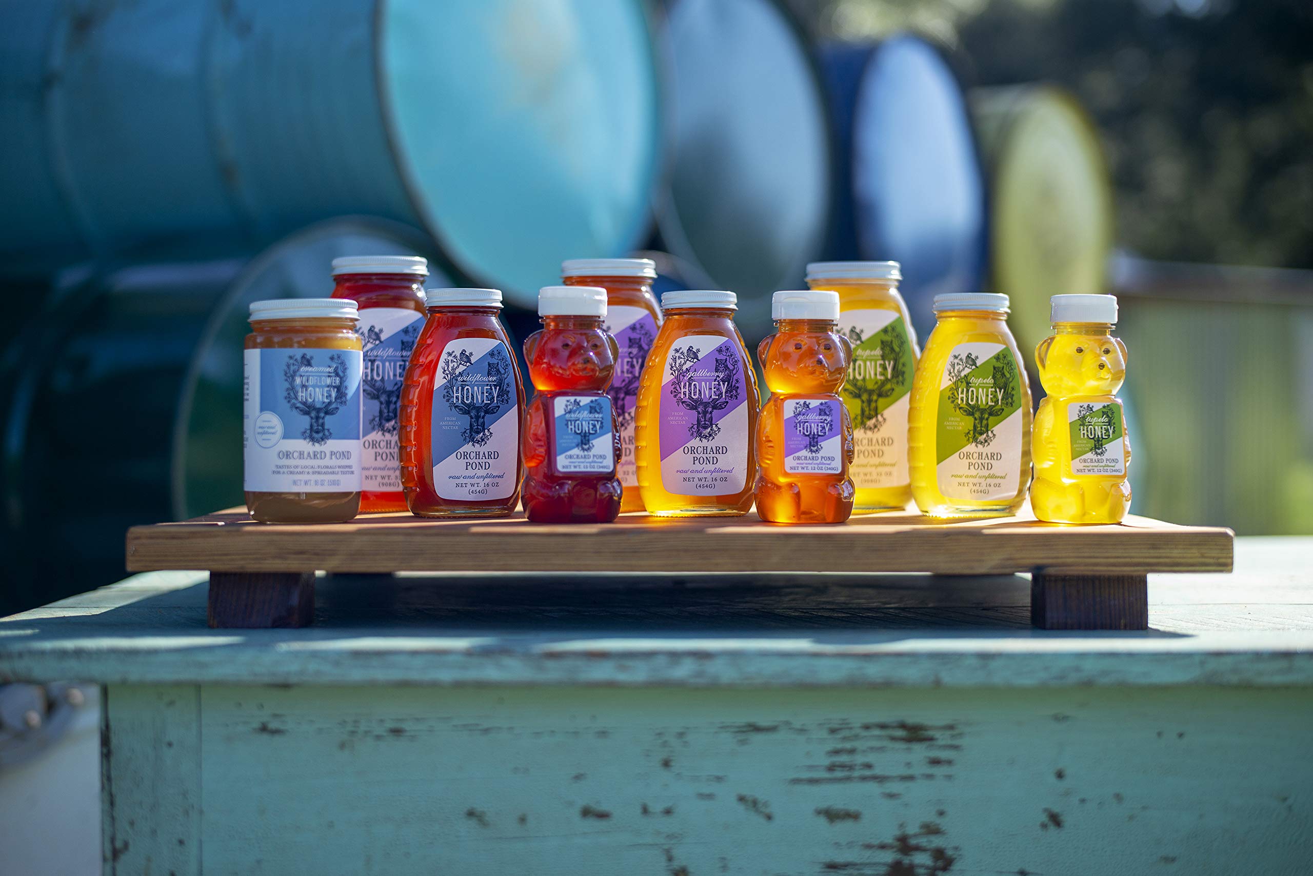 Orchard Pond honey pouring to show smooth consistency and culinary versatility