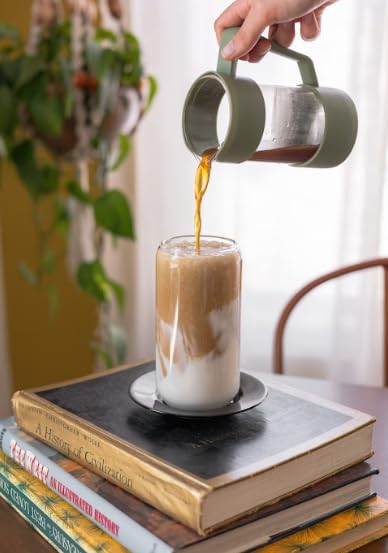 Pero scoop in jar demonstrating portioning for consistent flavor