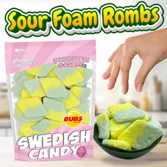 Hand holding BUBS rhombus for size reference, Pickmix Candy Sweden offers portion clarity