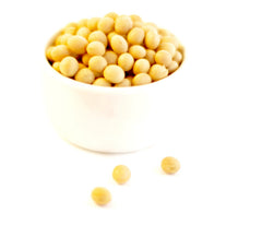 Pinstar Premium soy milk preparation in a kitchen with blender and strainer benefit: easy home use