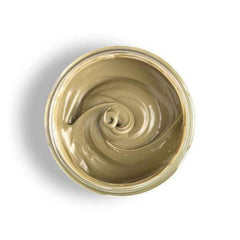 Pistì spoonful texture close-up highlighting creamy consistency and spreadability