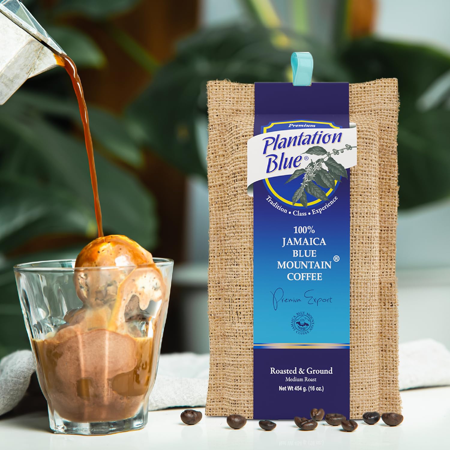 Plantation Blue label and roast close-up highlighting certified origin benefit