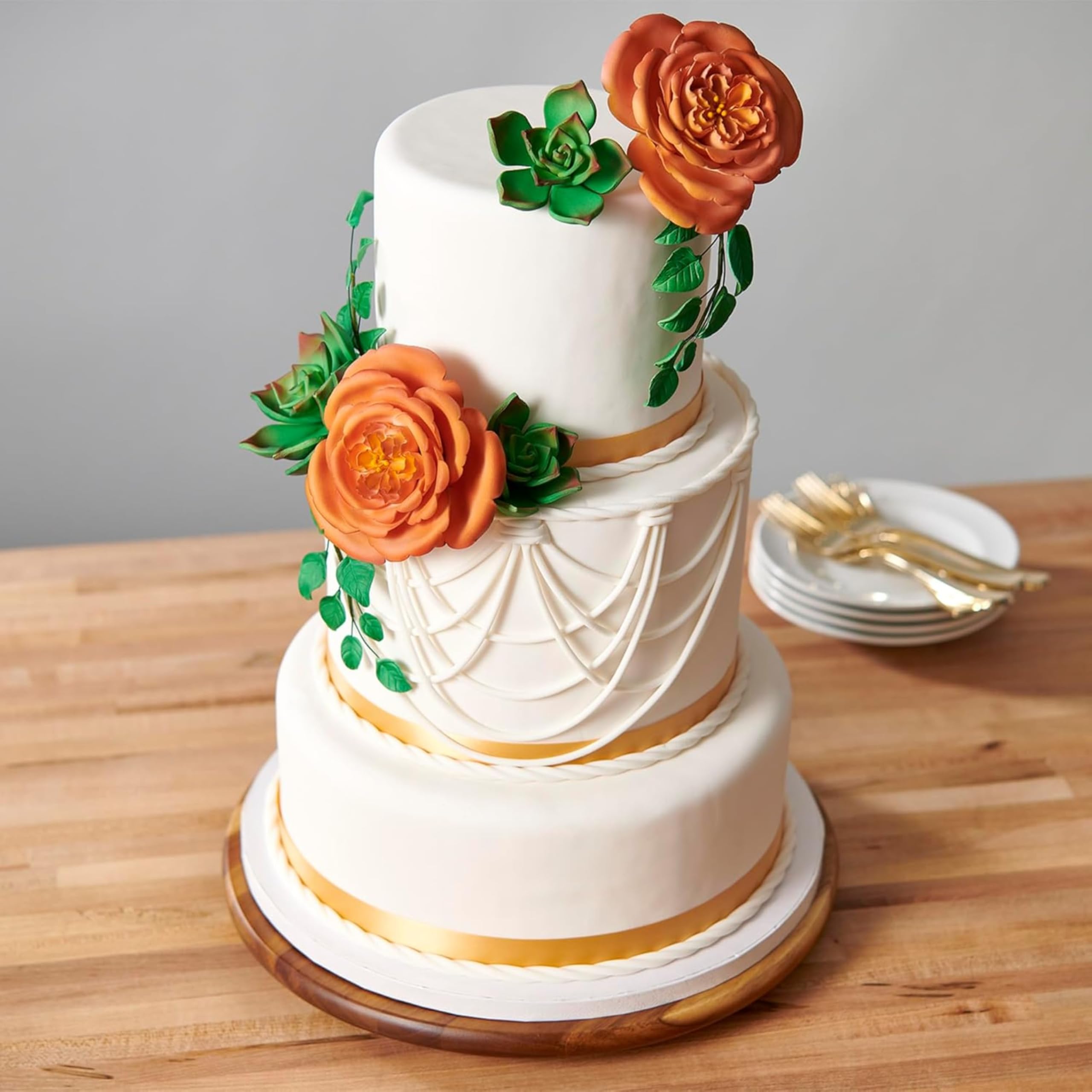 Close-up of rolled fondant texture by Renshaw for seamless coverage