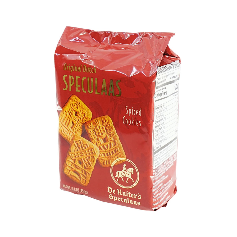 Ruiter close-up of cookie texture and spices highlighting crunchy, spiced flavor