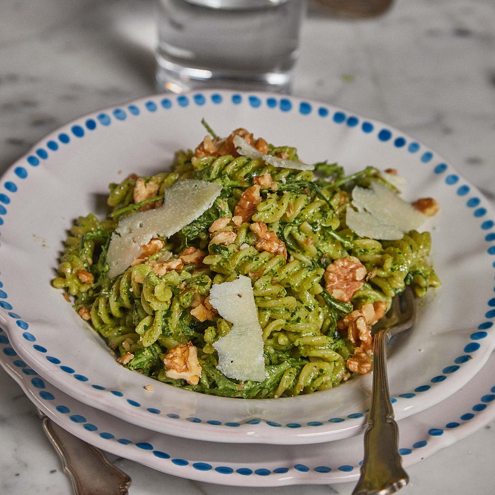 Rummo fusilli in a kitchen setting showing easy meal preparation benefit