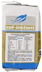 SAF close-up of yeast powder texture for fast activation and even distribution