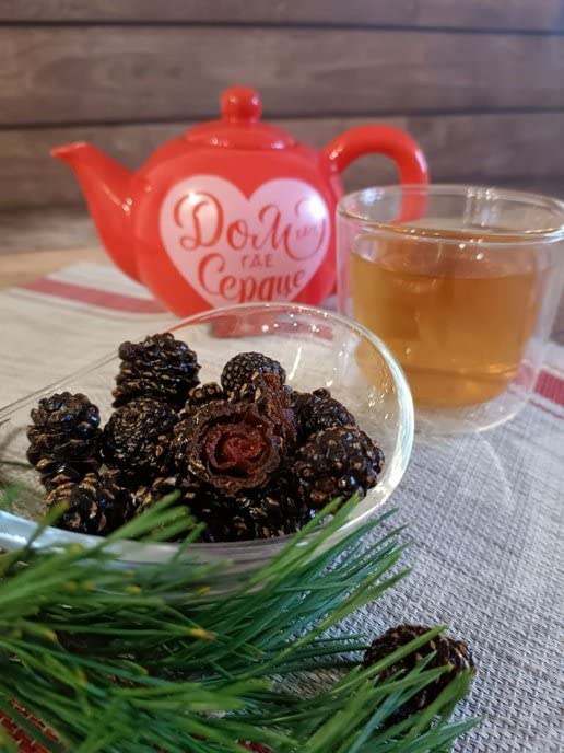 Samsonov label and ingredient list detail clearly showing pine cone, sugar, citric acid