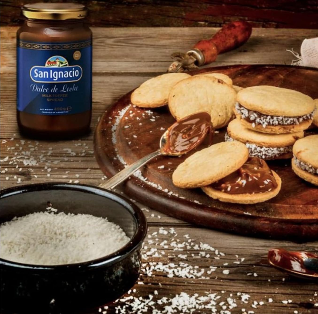 San Ignacio close-up of glossy dulce de leche texture highlighting creamy spreadability