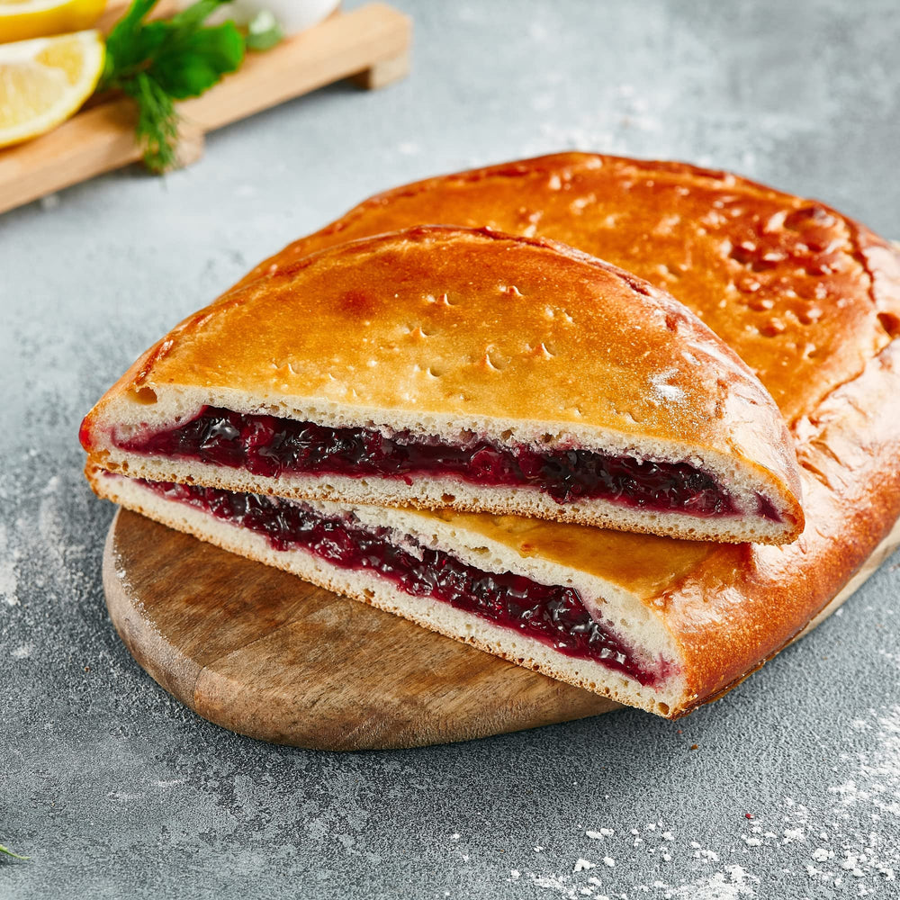 Sanniti lingonberry spread on toast illustrating texture and quick breakfast use