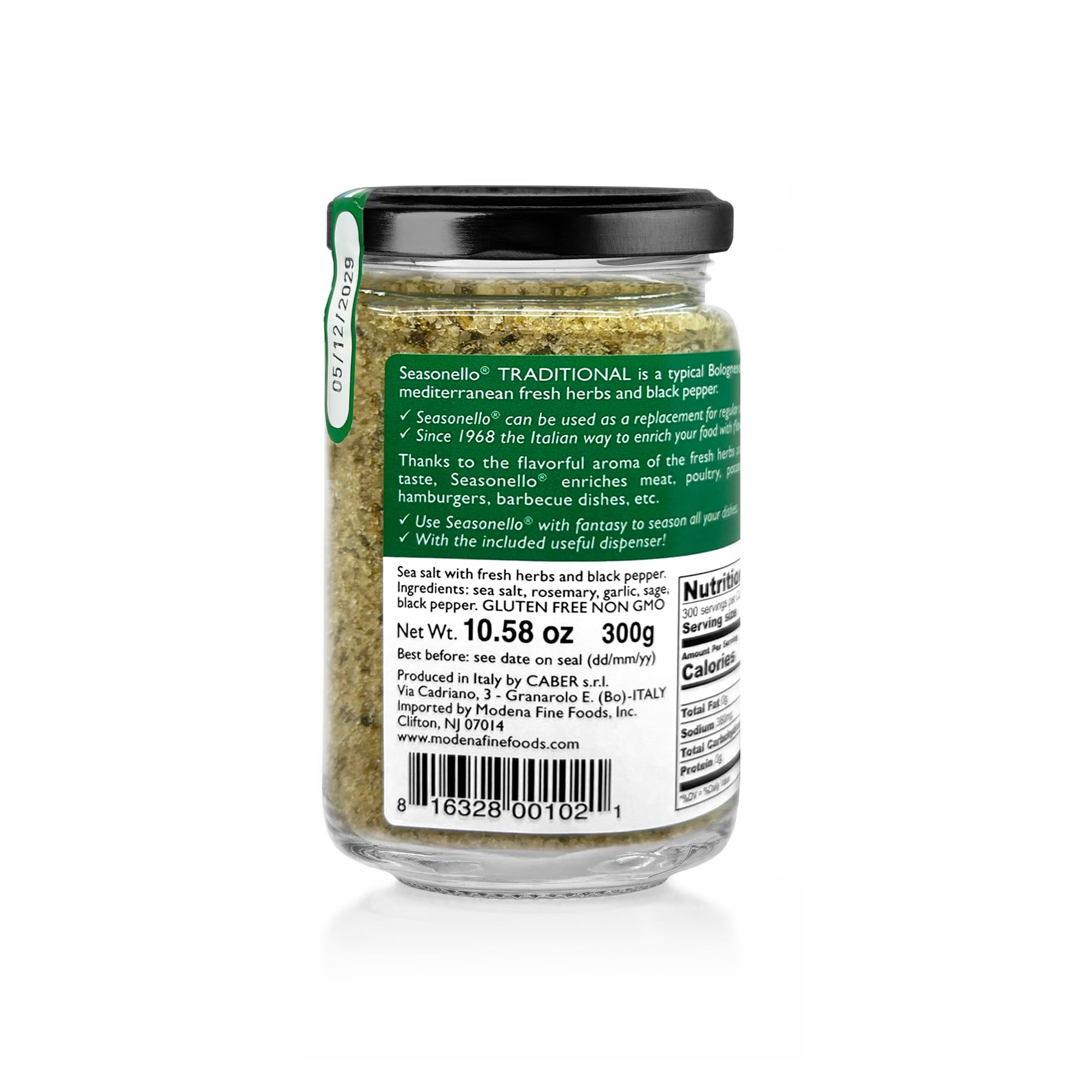 Seasonello sprinkled on roasted vegetables enhancing flavor and color