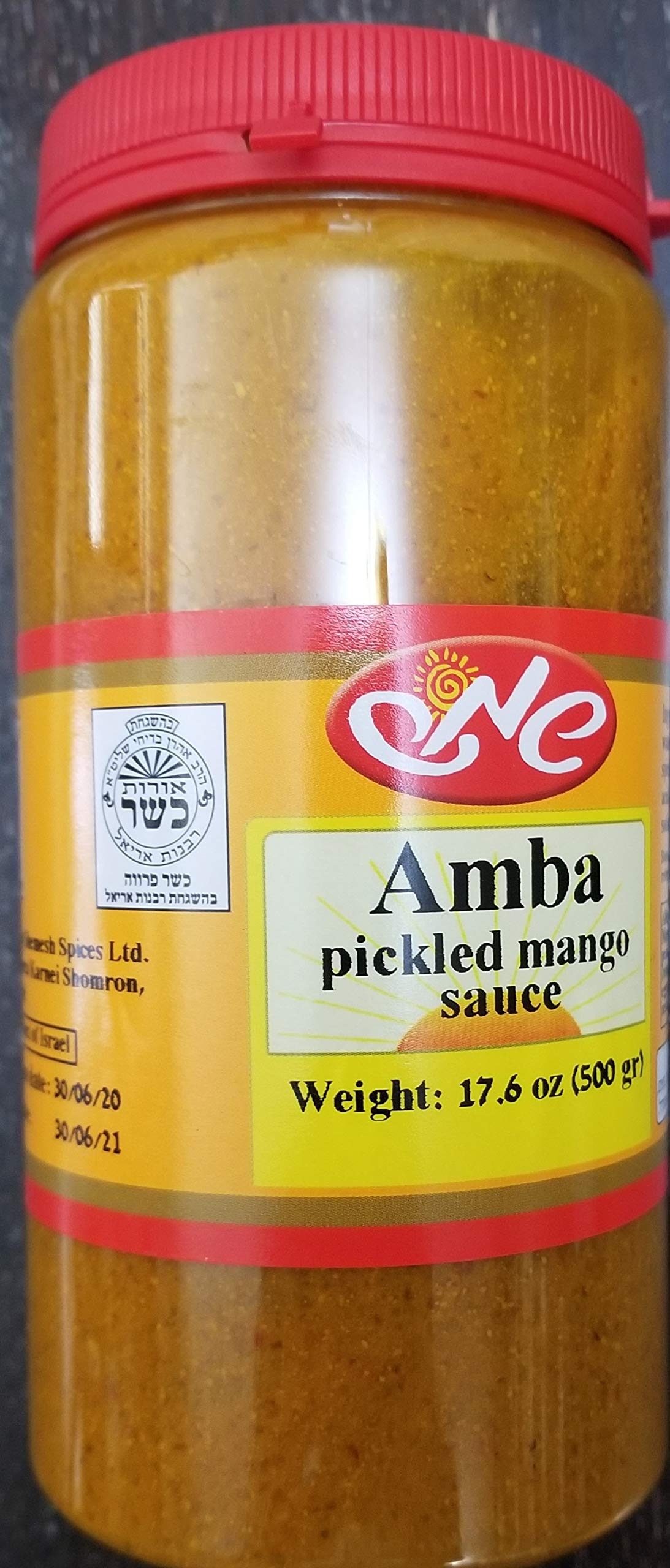 500 gram Shemesh Amba jar next to measuring cup showing size and serving quantity