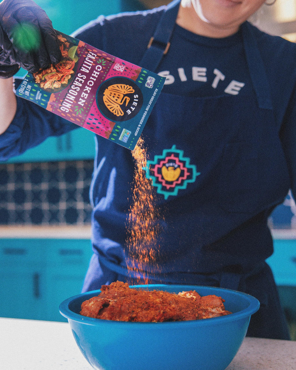 Siete seasoned chicken and peppers in skillet, quick meal benefit
