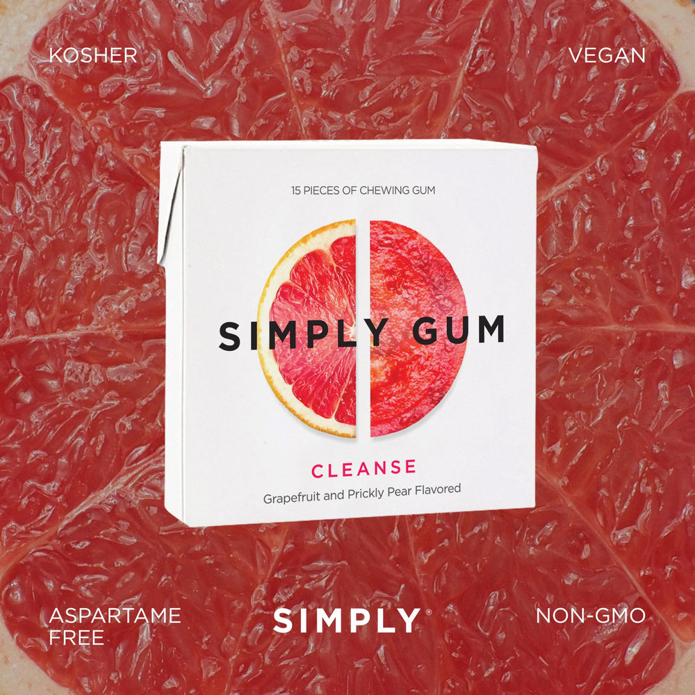 Simply Gum chicle texture detail conveying plastic-free base benefit