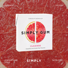 Simply Gum chicle texture detail conveying plastic-free base benefit
