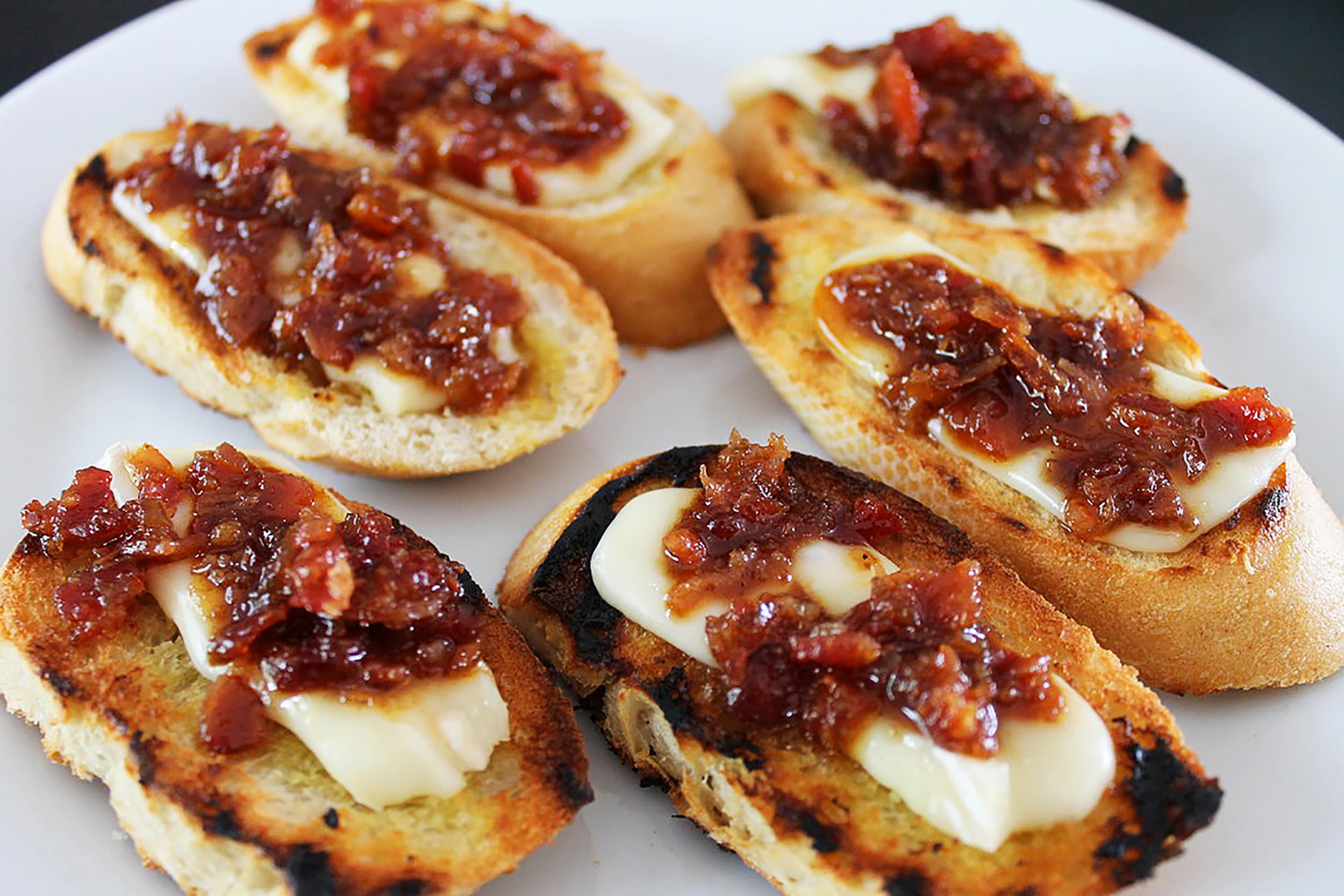 SMOKY MOUNTAIN SOUTHERN STYLE breakfast spread on toast for quick flavor lift