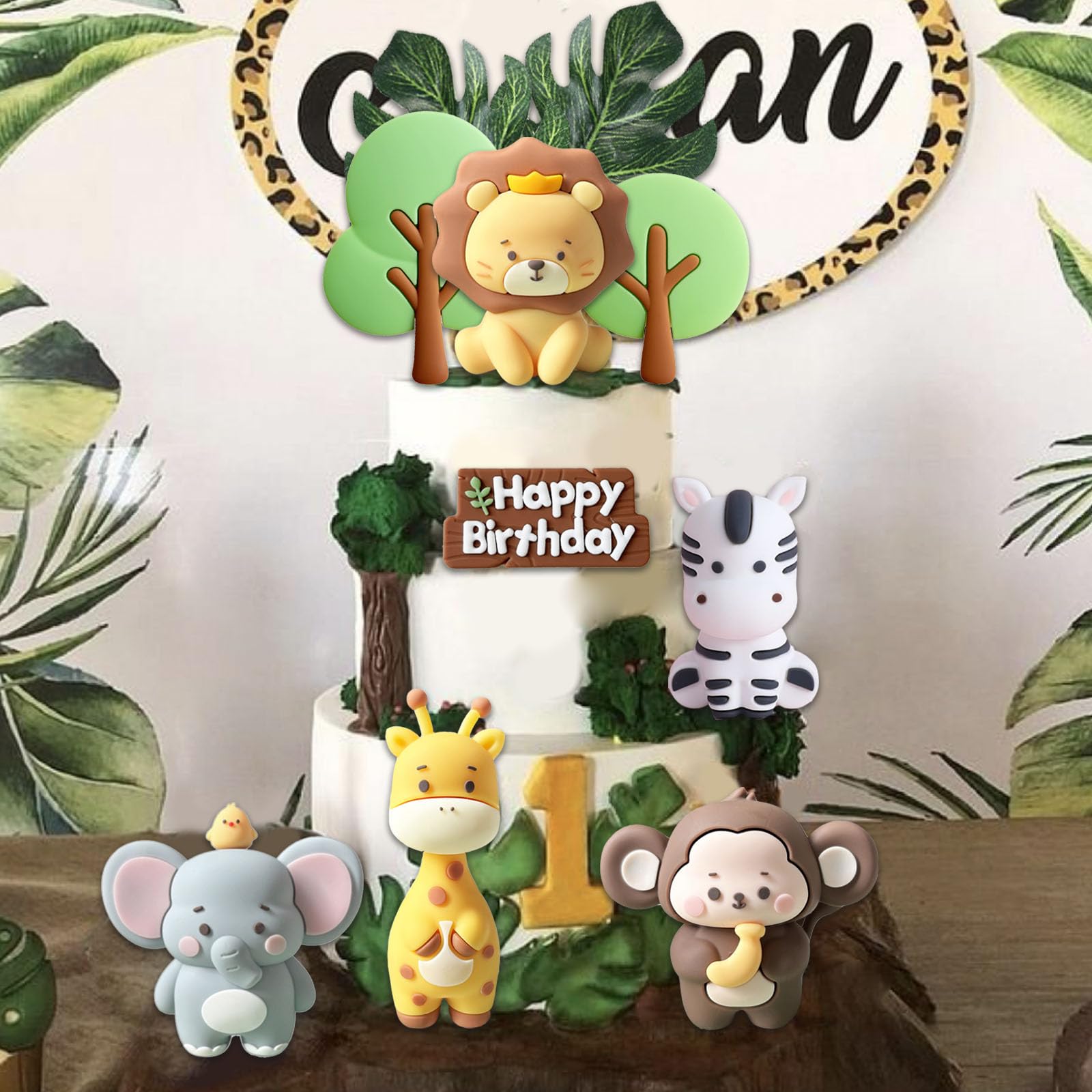 SONICEBUY full party table with cake toppers creating a cohesive jungle-themed display