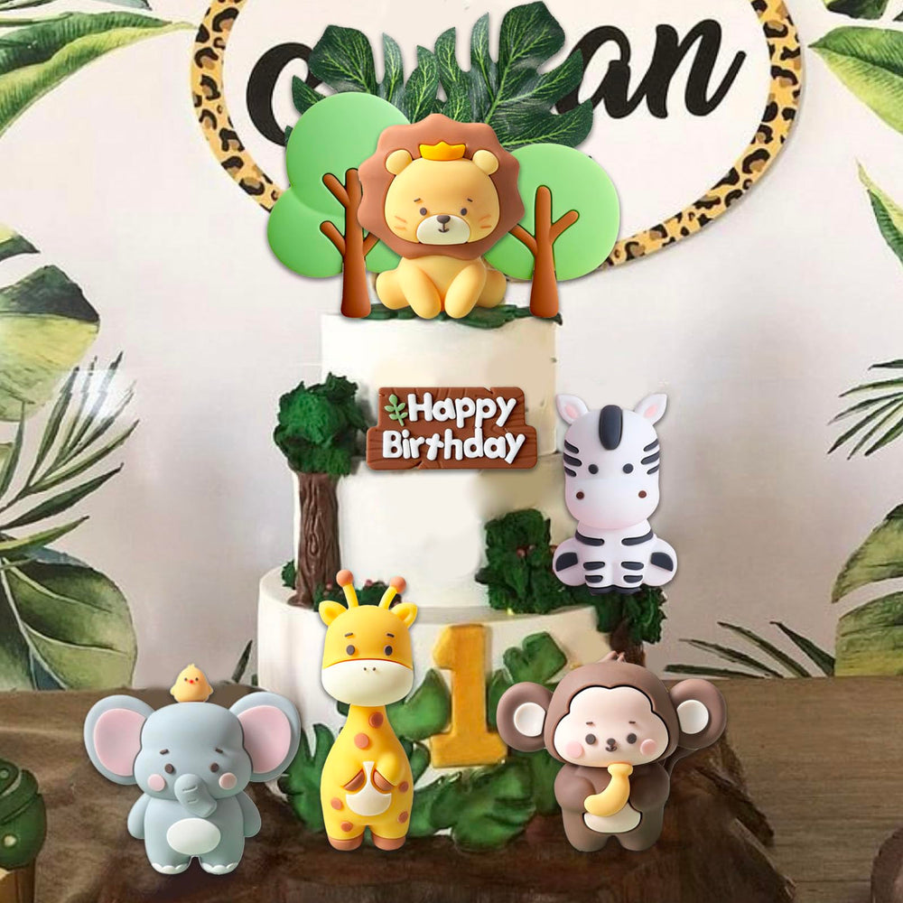 SONICEBUY full party table with cake toppers creating a cohesive jungle-themed display