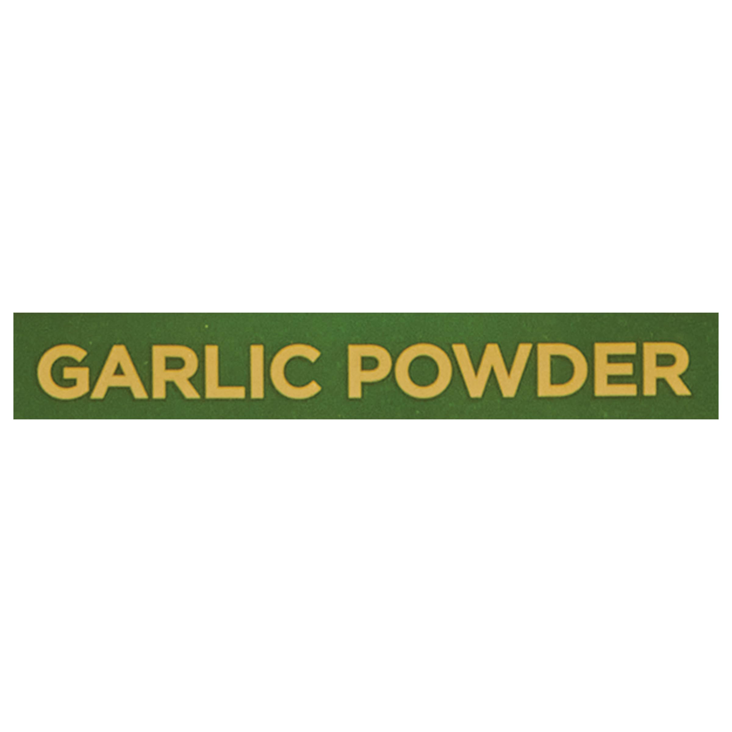 Spice Classics garlic powder in a busy kitchen setting for professional use