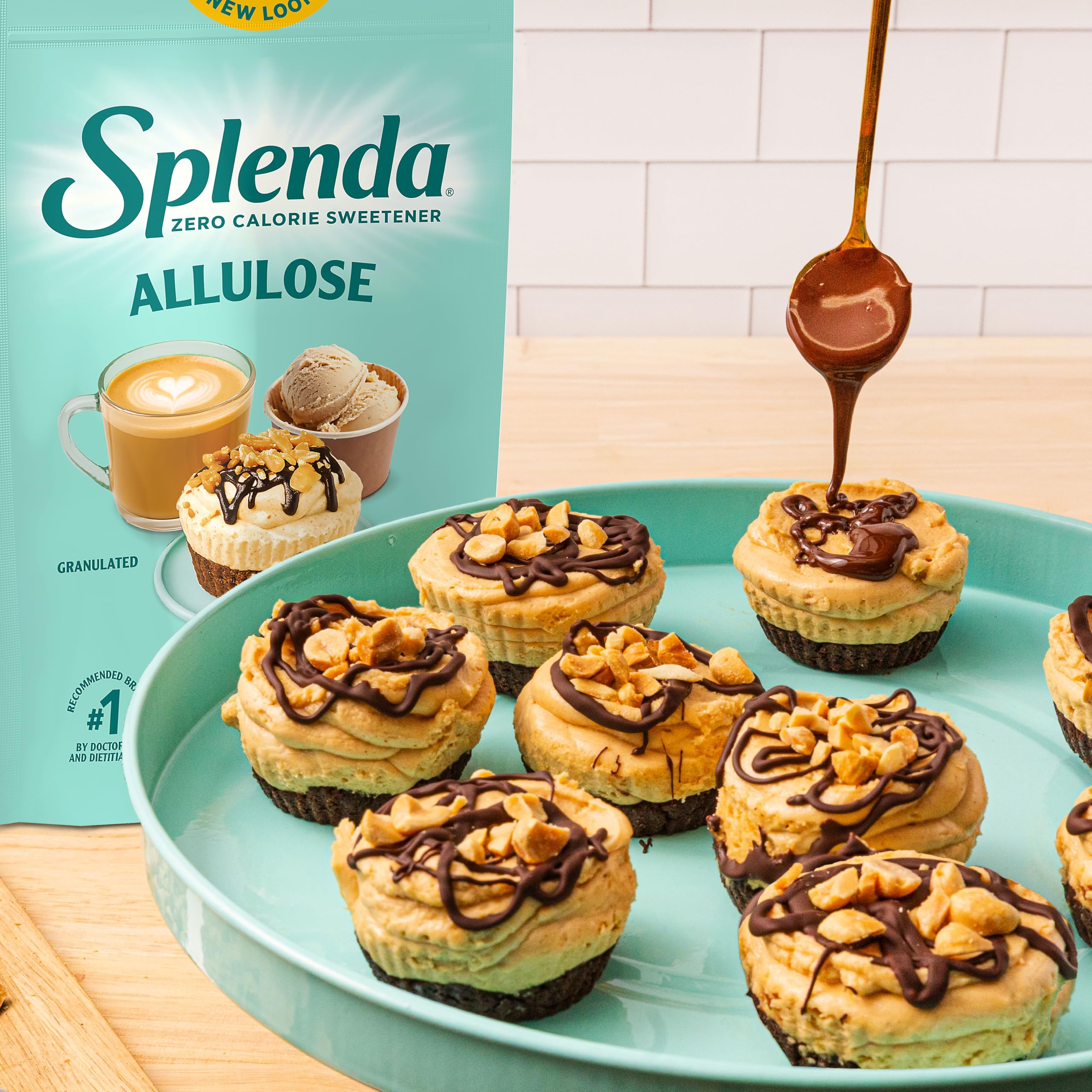 SPLENDA measured in scoop for easy 1:1 sugar substitution benefit