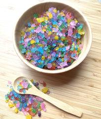 SweetGlob crystal texture close-up highlighting crunchy medium sugar benefit