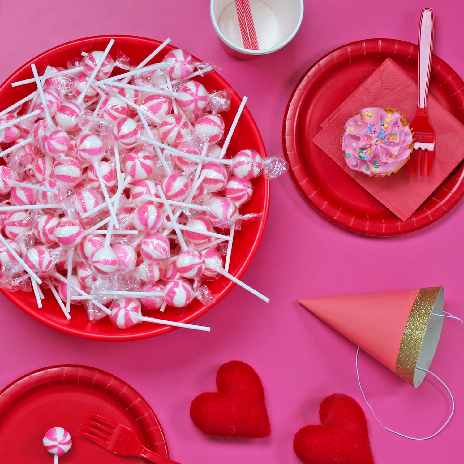 SWIRLEEY ball-shaped lollipop texture close-up showing swirl detail and benefit: longer-lasting treat