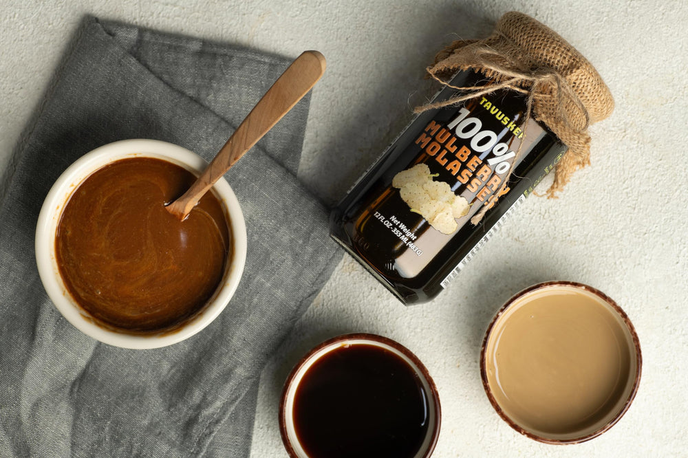 Tavusker drizzled over pancakes showing flavor boost benefit for breakfasts