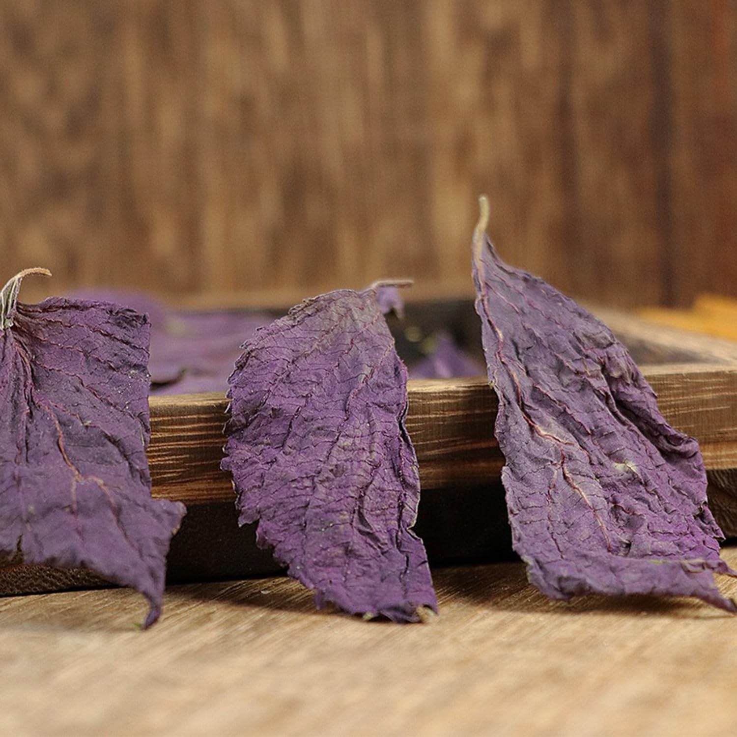 TEEYKUKI perilla leaves added to a pan of rice showing culinary flavor boost