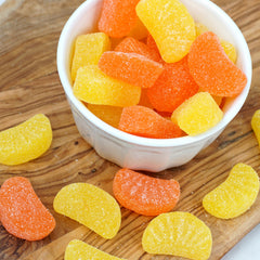THE HAMPTON CANDY COMPANY handful of slices for scale, demonstrates generous portion benefit