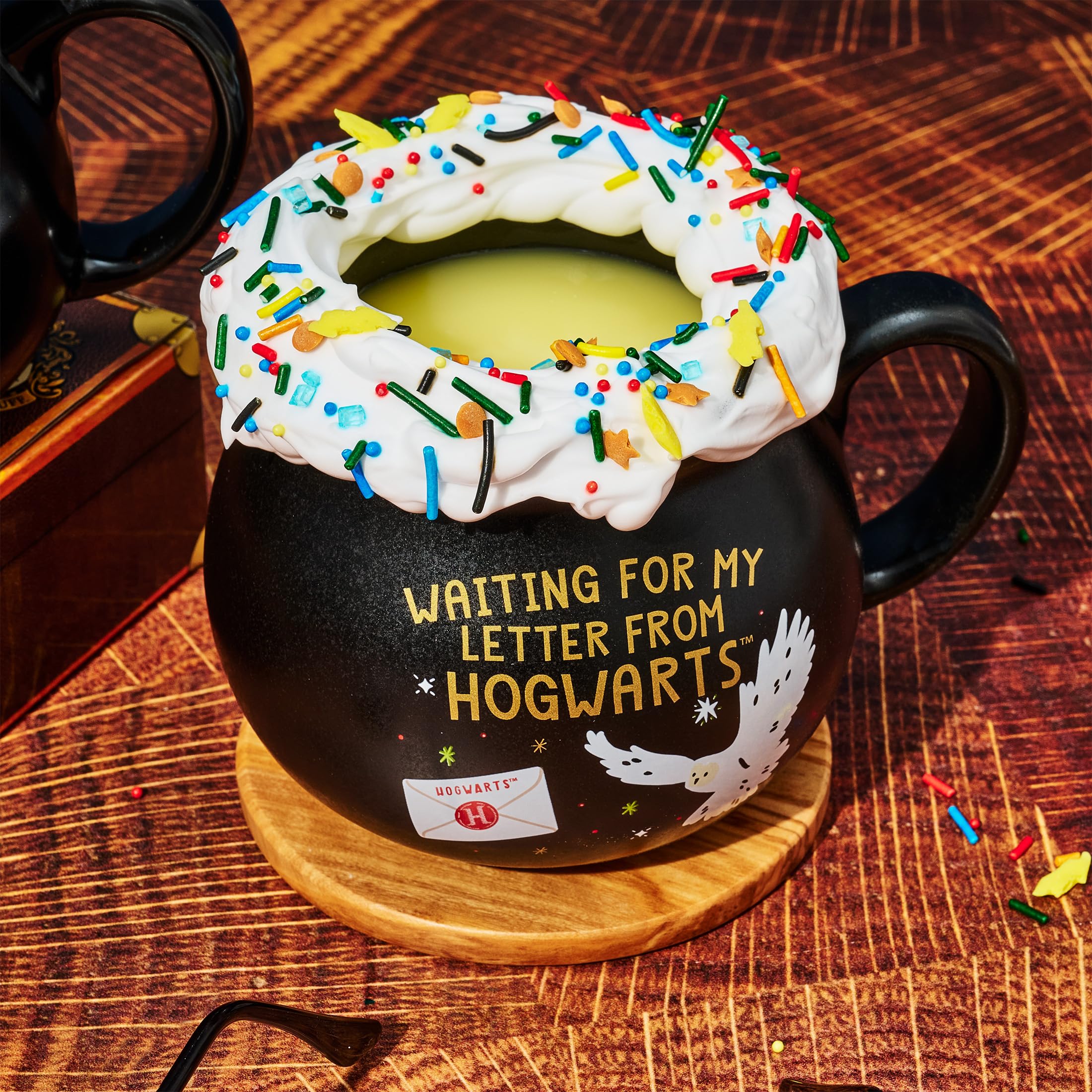 Thoughtfully size comparison with hand to show 15oz mug capacity and serving scale